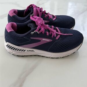Brooks Women's Athletic Shoes - Dark Blue and Magenta
